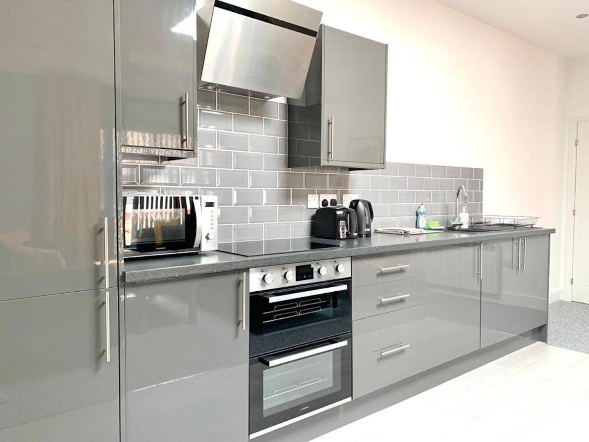 Premium Apartments Thatcham Broadway Exterior photo